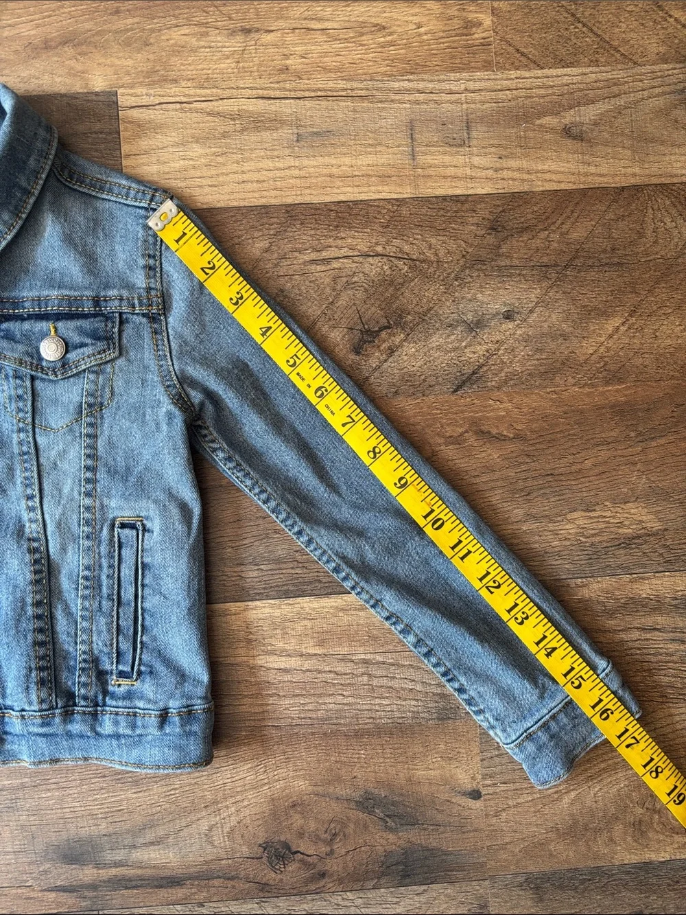 Levi’s Girls Blue Jean Denim Jacket size 5 small